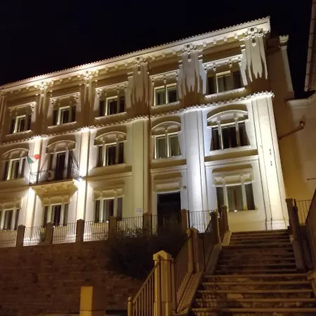 Dormire Nel Borgo فندق مبيت وإفطار Bovino
